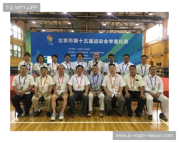 举重赛事裁判监督机制更为严格，举重裁判总结
